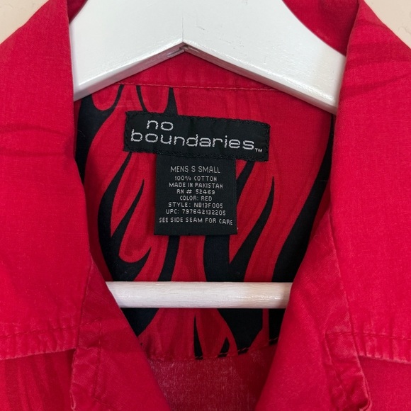 Y2K No Boundaries Flame Barbed Wire Printed Button Down Short Sleeve Shirt Small - Picture 4 of 7